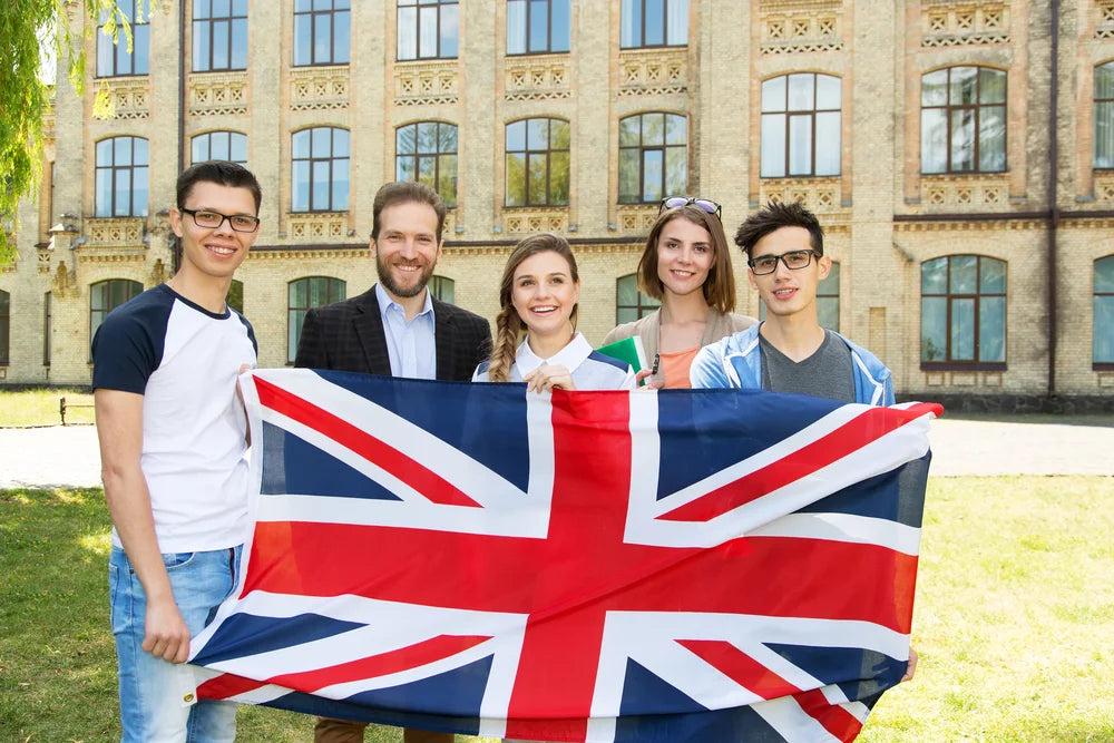 Your Ultimate Guide to Moving to the UK: Essential Tips for International Students